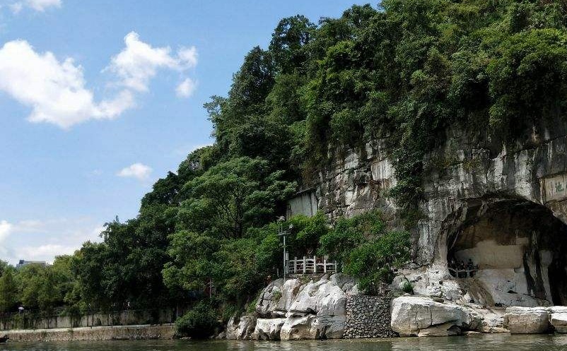 鄉(xiāng)村旅游營銷轉變傳統(tǒng)營銷觀念，進入互聯(lián)網(wǎng)營銷模式